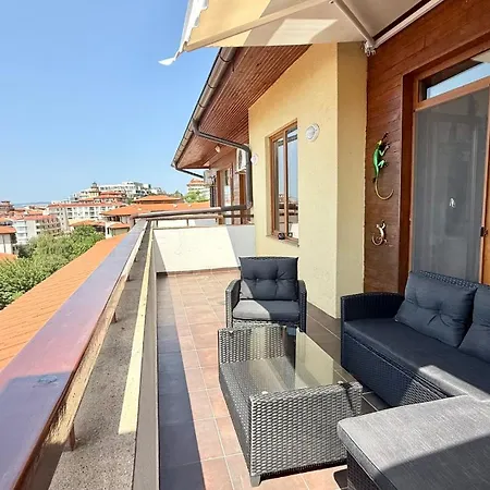 Bratanov Garden Of Eden Apartment